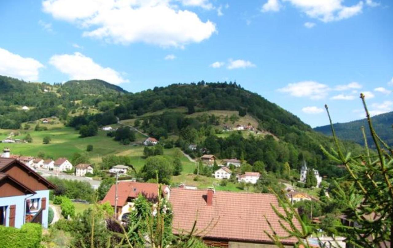 Appartement Cosy A Cornimont 30 M² Avec Terrasse Et Vue Montagne Exteriör bild
