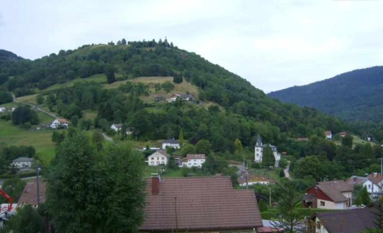Appartement Cosy A Cornimont 30 M² Avec Terrasse Et Vue Montagne Exteriör bild